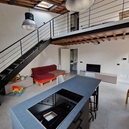 蒙特鲁朴·菲奥伦蒂诺La Giravolta Loft Urban & Gea公寓 外观 照片